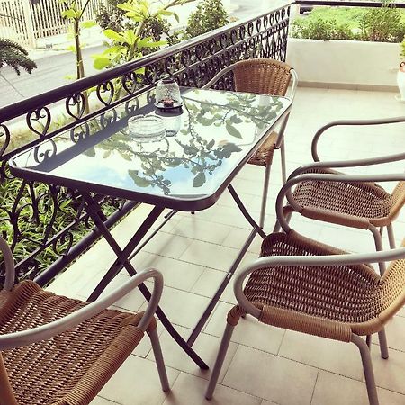 Evripides Vintage Airport Apartment สปาตา ภายนอก รูปภาพ