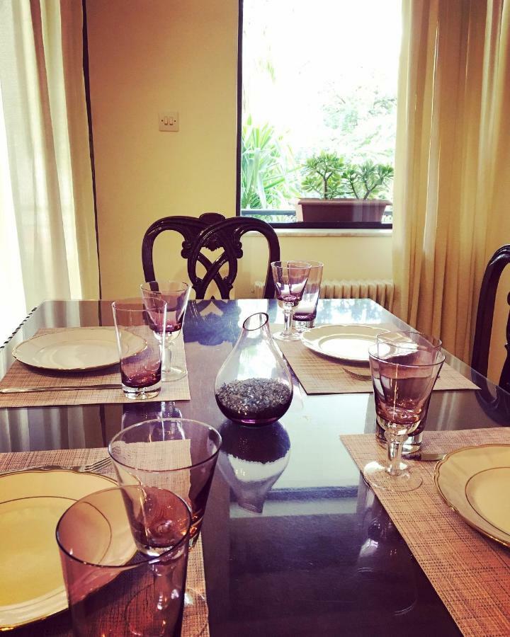 Evripides Vintage Airport Apartment สปาตา ภายนอก รูปภาพ