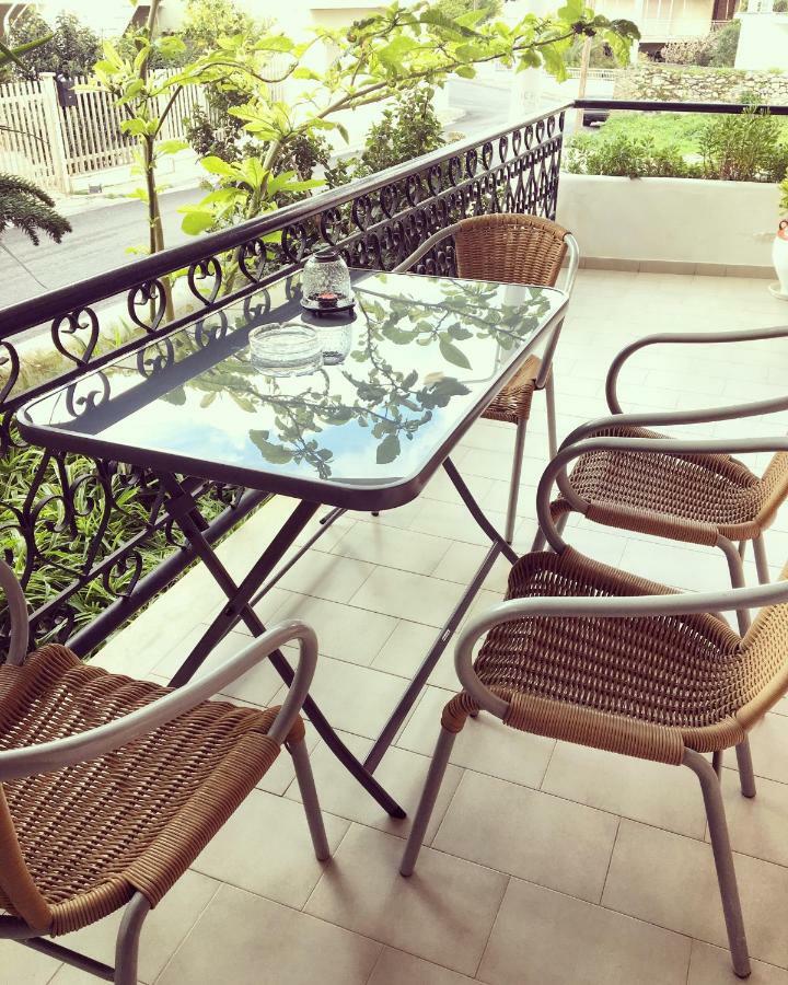 Evripides Vintage Airport Apartment สปาตา ภายนอก รูปภาพ