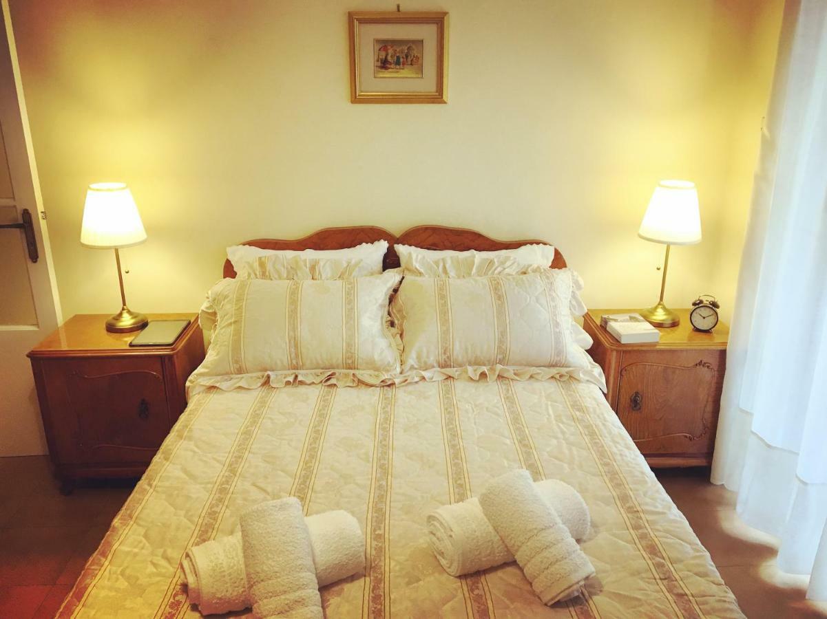 Evripides Vintage Airport Apartment สปาตา ภายนอก รูปภาพ