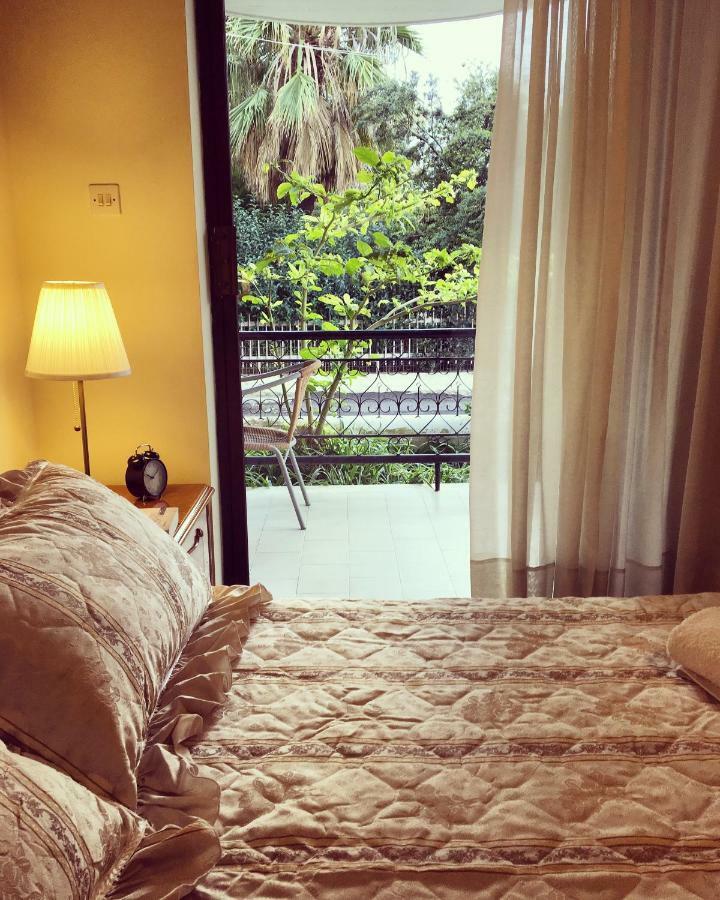 Evripides Vintage Airport Apartment สปาตา ภายนอก รูปภาพ