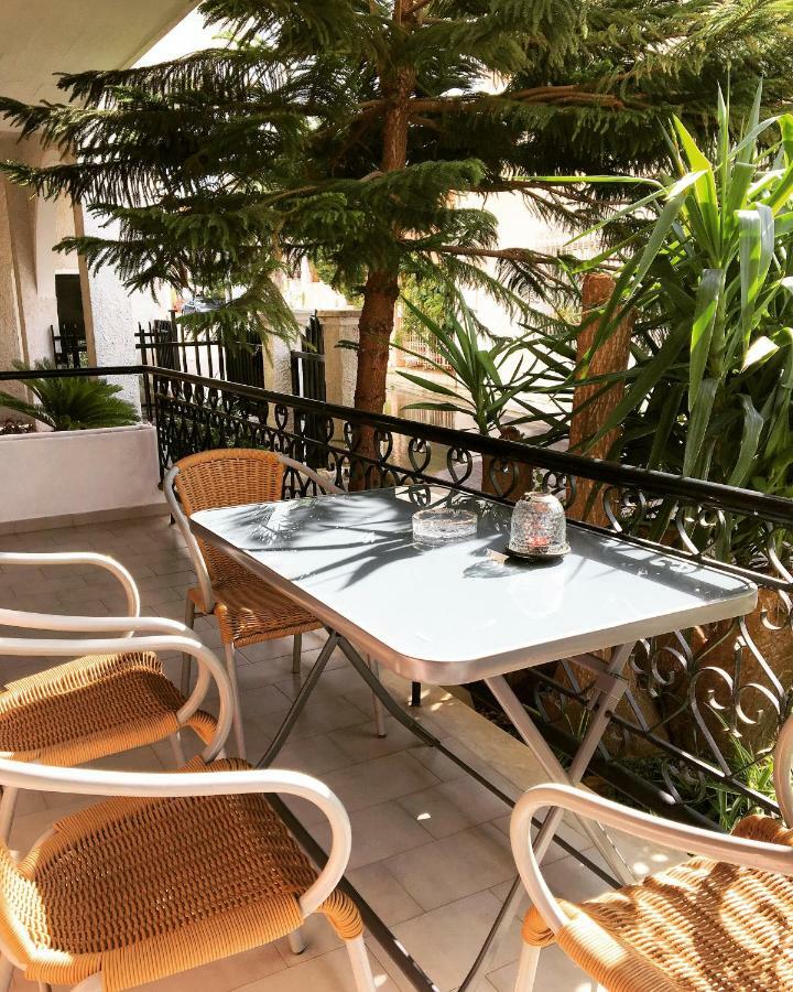 Evripides Vintage Airport Apartment สปาตา ภายนอก รูปภาพ